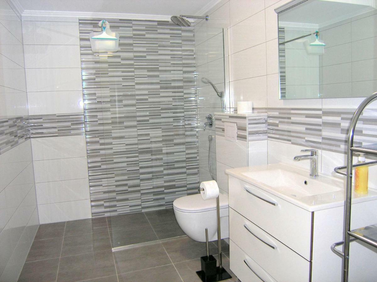 Apartmani Krajinovic Krk Town Exteriör bild