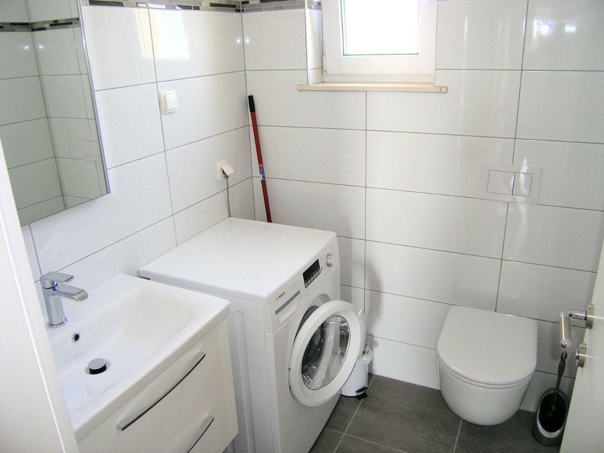 Apartmani Krajinovic Krk Town Exteriör bild
