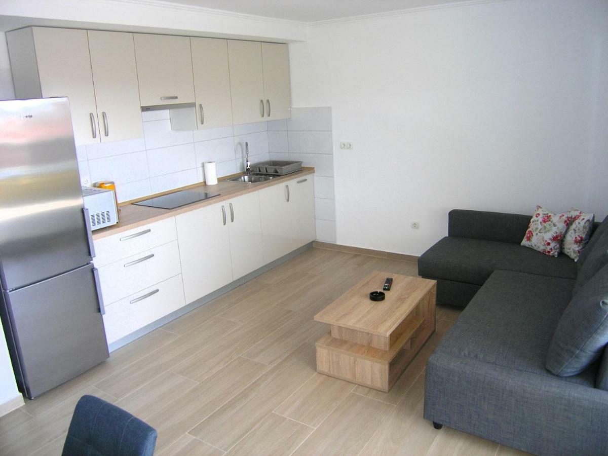 Apartmani Krajinovic Krk Town Exteriör bild