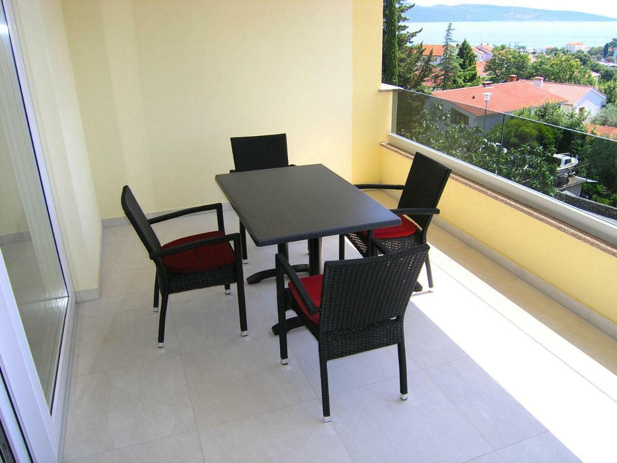 Apartmani Krajinovic Krk Town Exteriör bild