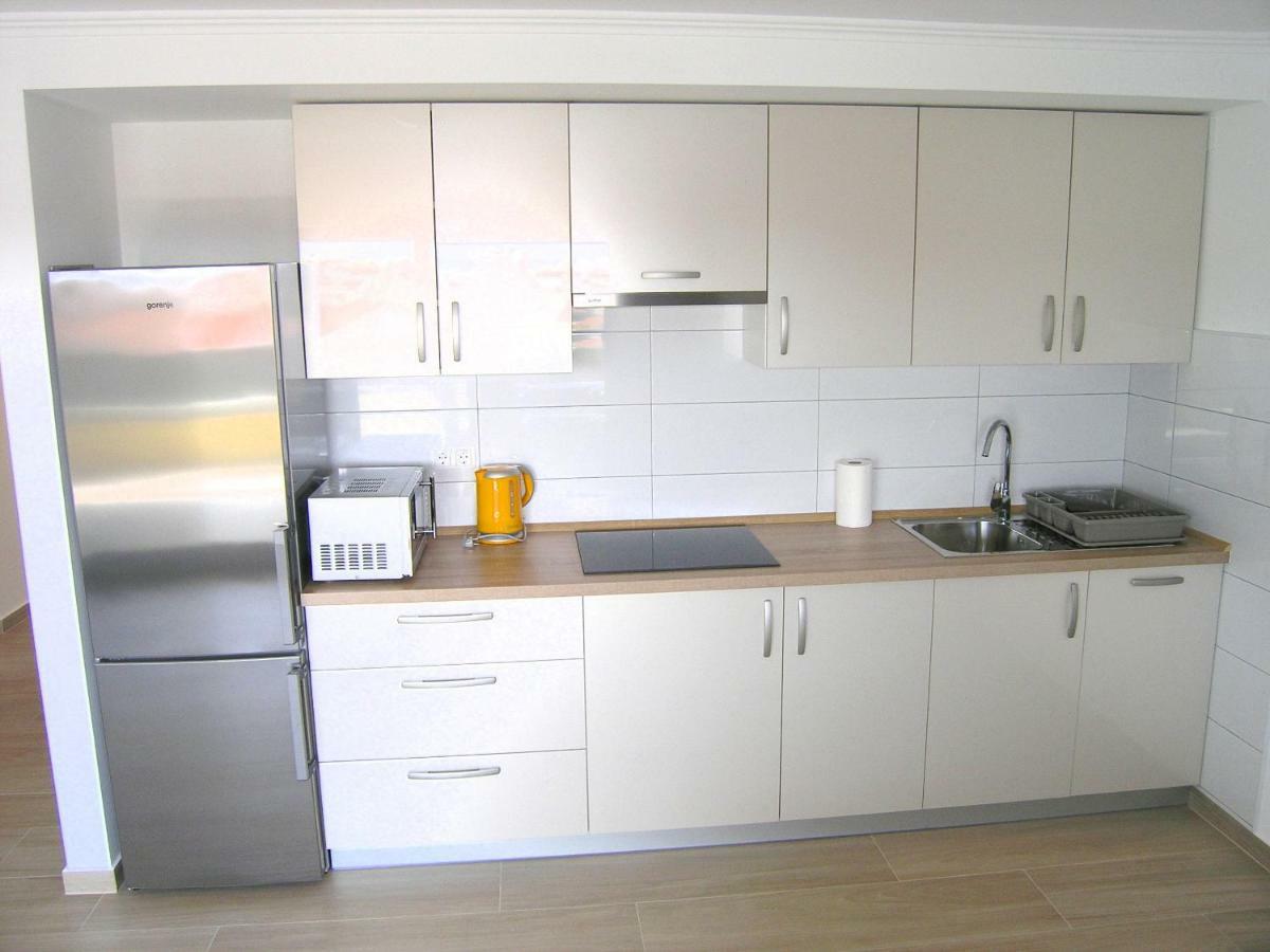 Apartmani Krajinovic Krk Town Exteriör bild
